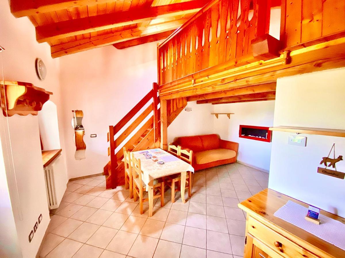 Apartament Attico Panoramico Con Soppalco Gignod Zewnętrze zdjęcie