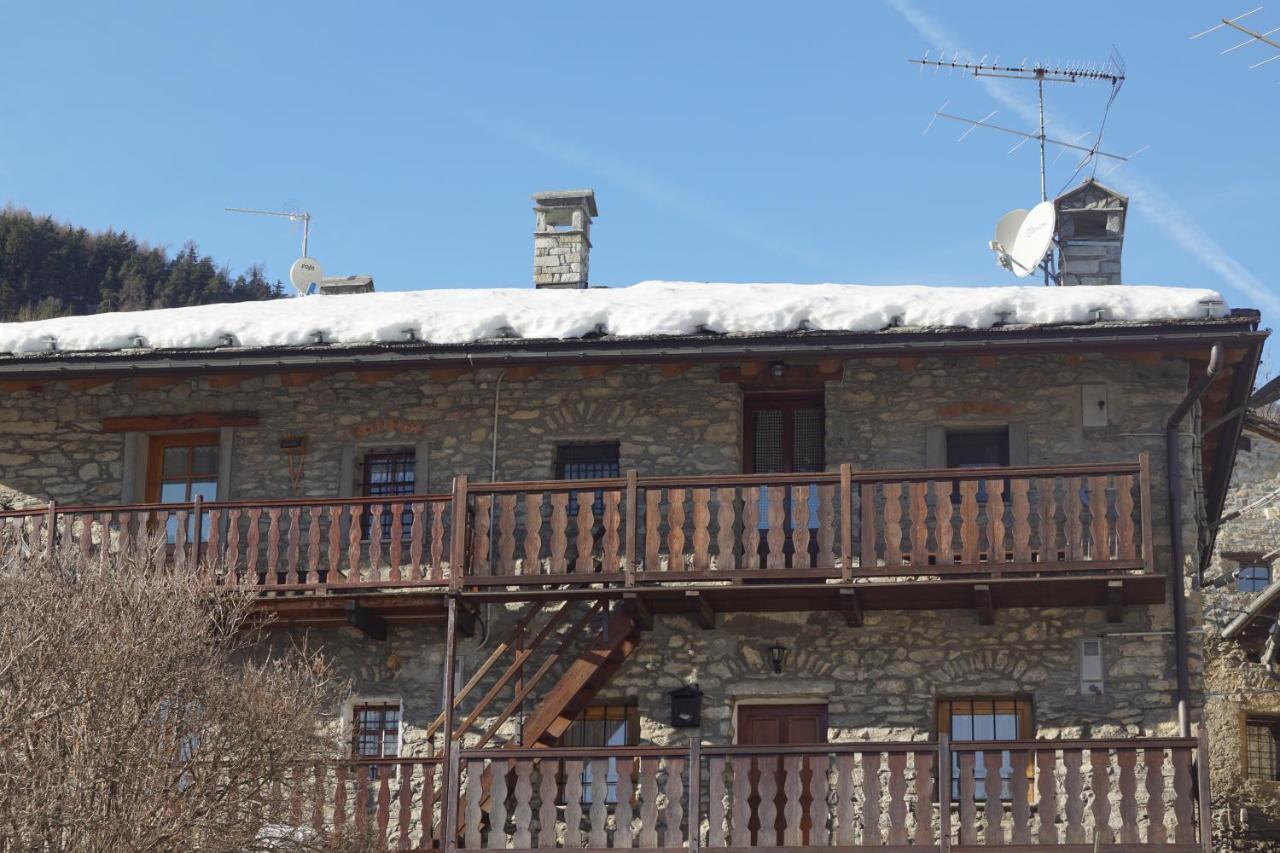 Apartament Attico Panoramico Con Soppalco Gignod Zewnętrze zdjęcie